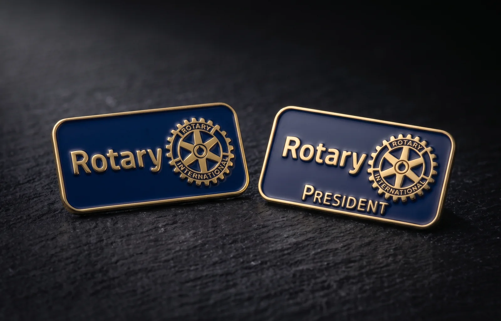 סיכות מלבניות עם לוגו Rotary